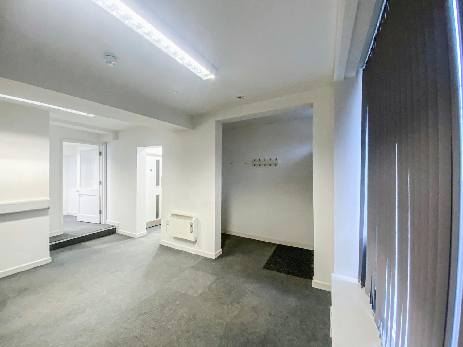 Retail/Shop in Winchester - photo 4