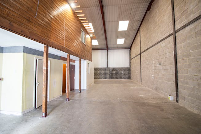 Unit 5, Devonshire Court, Feltham, Industrial / Warehouse To Let - 3.jpg