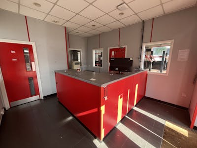 8 St Cross Road, Winchester, Trade Counter To Let - IMG_4043.JPG