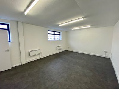 Unit 3, Senlan Industrial Estate, Cardiff, Industrial To Let - 3 Senlan 08.jpg