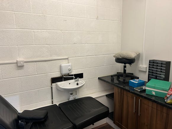 38 Singleton Street, Swansea, Retail To Let - WhatsApp Image 2026-02-18 at 15.34.13 (2).jpeg