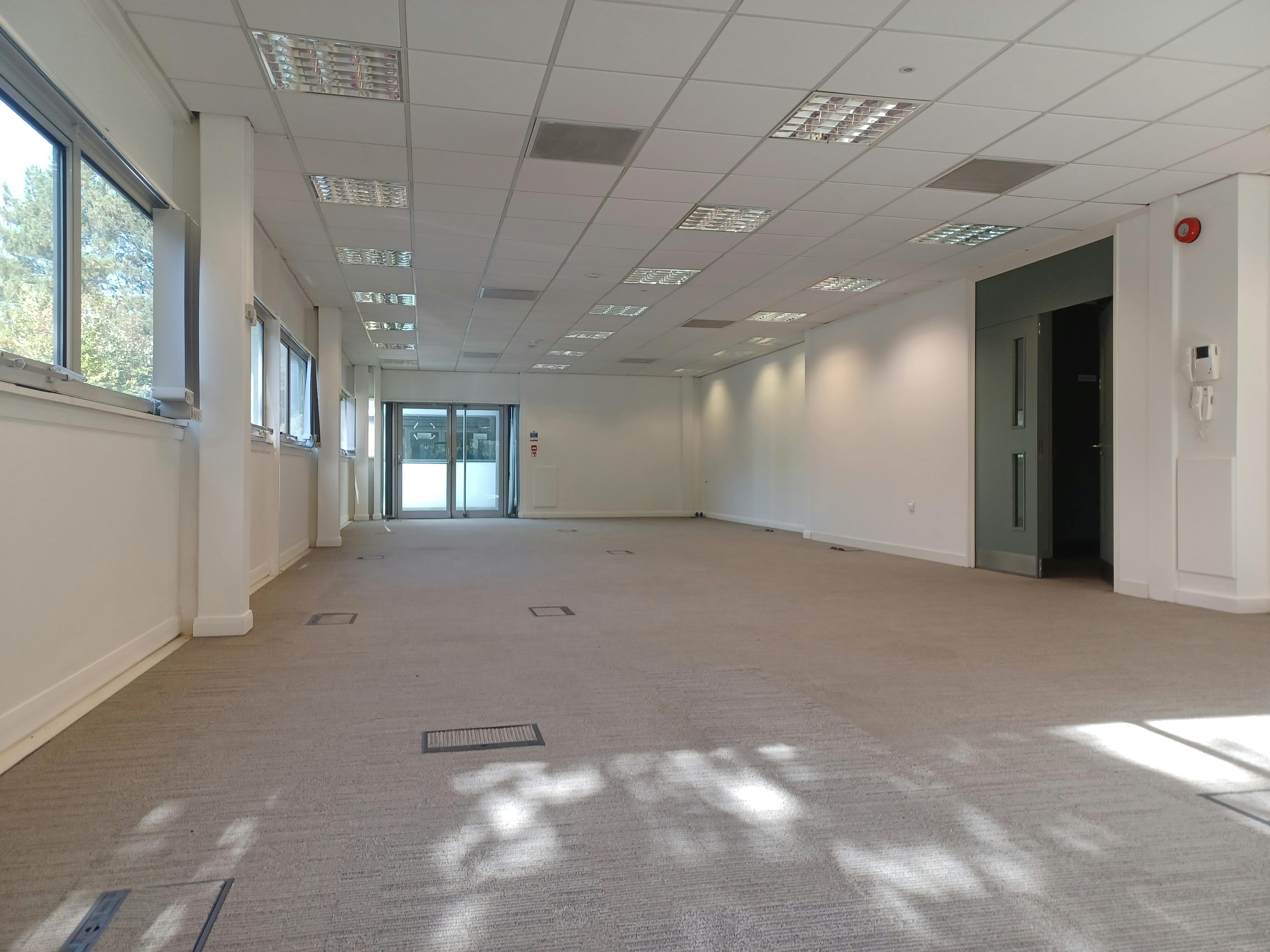 Office in Newbury - photo 4