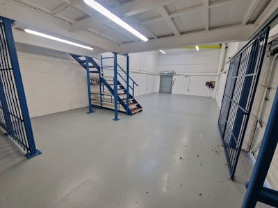 13 Limberline Spur, Portsmouth, Industrial / Warehouse To Let - 20251022_101621.jpg