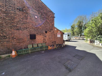 481 Oldham Road, Manchester, D1 (Non Residential Institutions) / Leisure / Office / Retail To Let - 20260423_125408.jpg