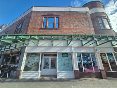 4 Warren Street, Stockport, Retail To Let - 20260909_162123.jpg