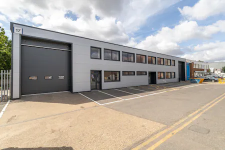 Unit 17, Brick Knoll Park, St Albans, Industrial/Logistics To Let - 17 Brick Knoll Park 06.jpg