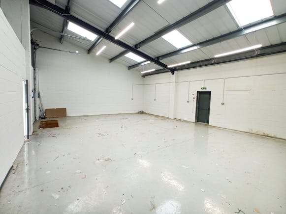 Unit C03, National Works Trading Estate, Hounslow, Industrial / Warehouse To Let - 3 Edit.jpg