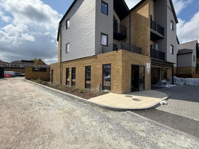 1 Regency Court, Rayleigh, Office / Retail To Let - Picture 5.jpg