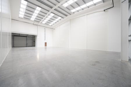 Unit 3, Metroplex Park, Tolworth, Industrial / Warehouse To Let - Metroplex Unit 3-2.jpg