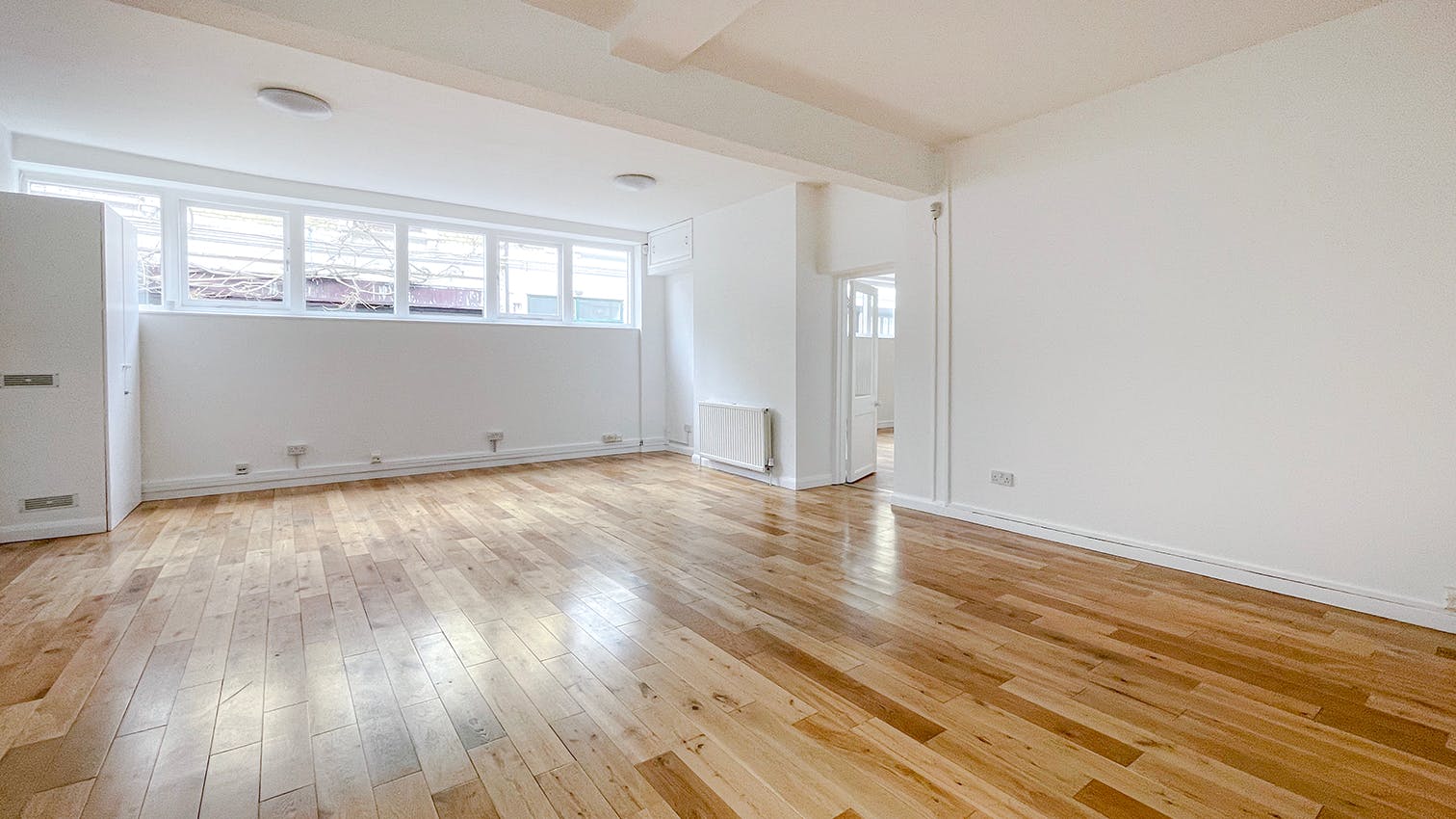 15-16 Pembroke Mews, 15-16 Pembroke Mews, Kensington, Office To Let - 1516 Pmebroke Mews Kensington W8 office to let west London int 1.jpg