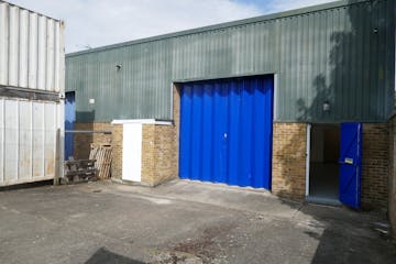 1 Horsecroft Place, Harlow, Industrial To Let - P1030448.JPG