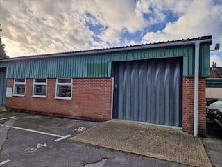 Unit 3, The Tanneries, Fareham, Industrial To Let - 20230113_134533.jpg