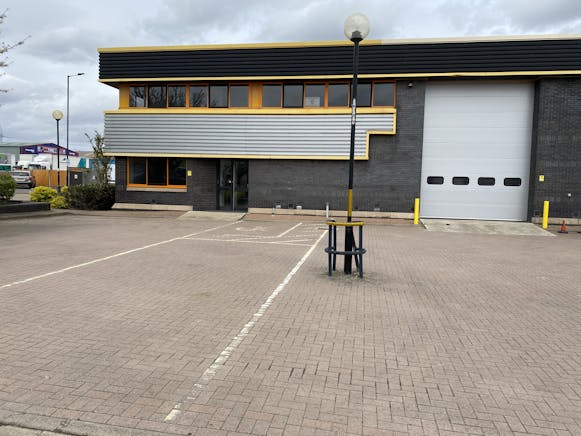 Unit B1, Thames View Business Centre, Fairview Industrial Estate, Rainham, Industrial To Let - Rainham  B1 Thames View Business Centre main.jpg