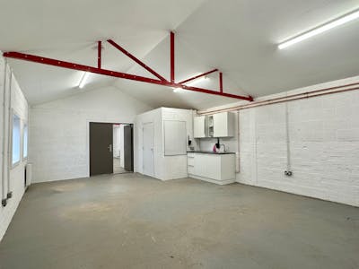 The Old Garage, Units 1-2 Dyers Hall Farm, Harlington, Industrial / Industrial/Logistics / Office / Other To Let - IMG_6587.JPG