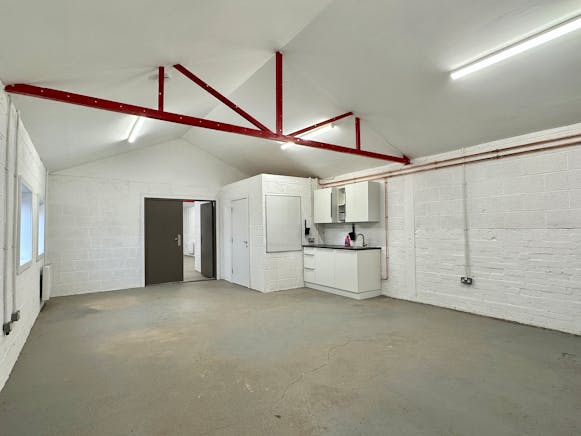 The Old Garage, Units 1-2 Dyers Hall Farm, Harlington, Industrial / Office / Other To Let - IMG_6587.JPG