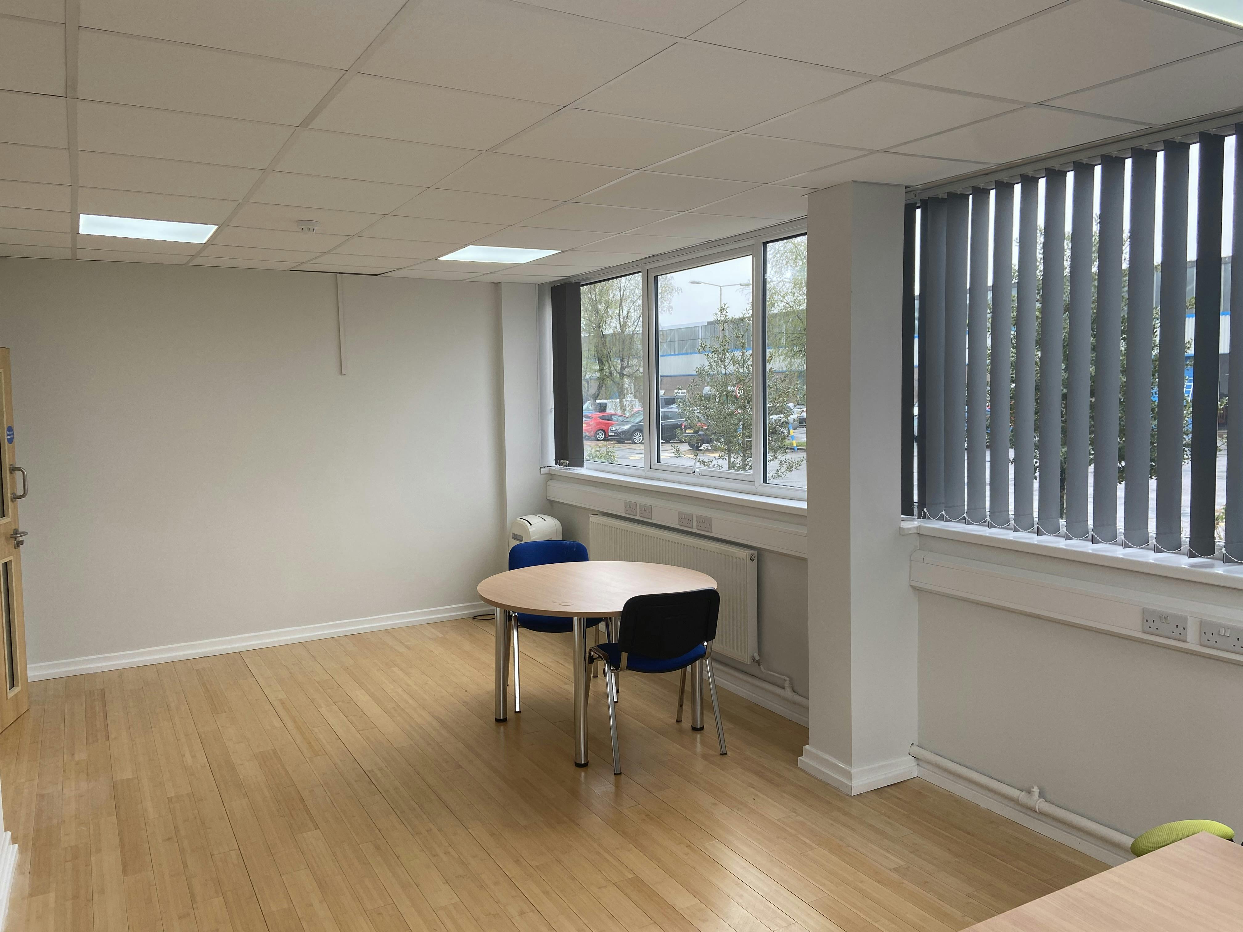 Courtyard And Frams Enterprise Centre, Parc Busnes Edwards - Photo 4