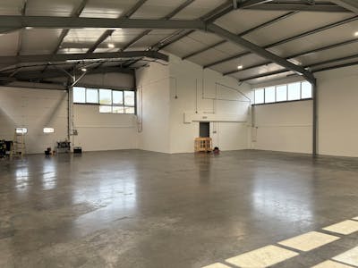Unit 20, Shepperton Business Park, Shepperton, Industrial / Warehouse To Let - IMG_8194.JPEG