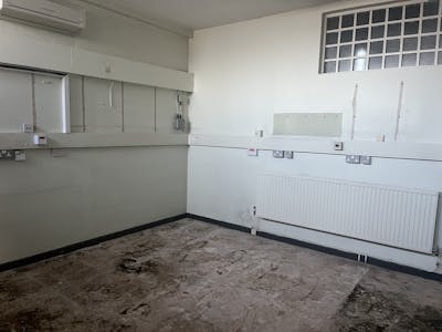 Former Lloyds Bank, 2 Gatehouse Road, Aylesbury, E (Commercial / Business / Service) For Sale - IMG_2944.JPG