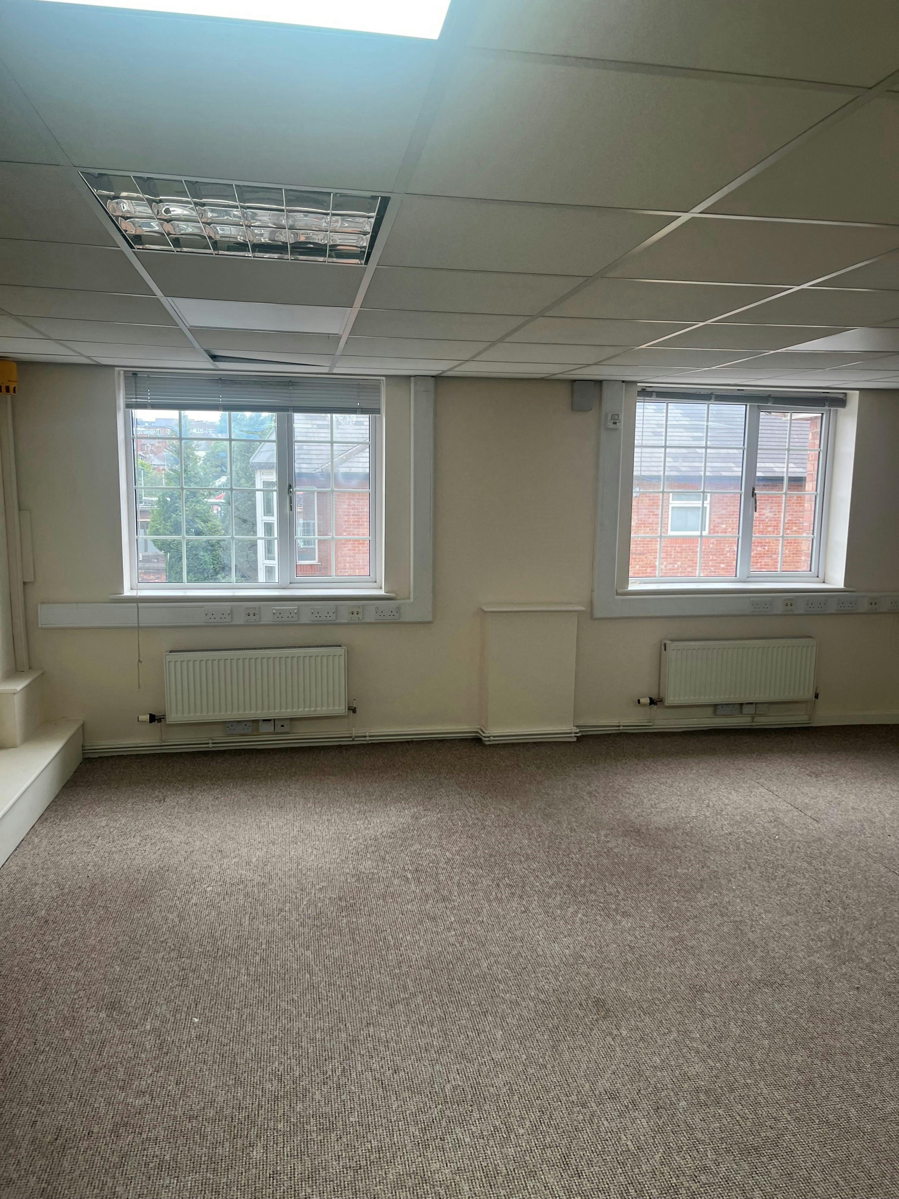 4 Maple Court, Macclesfield, Offices To Let - 4 Maple Court Internal.jpg