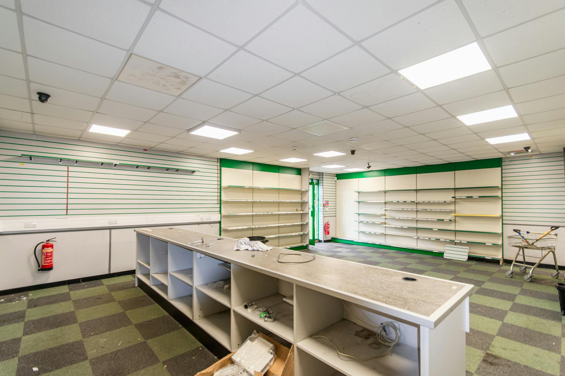 Retail/Shop in Bournemouth - photo 2