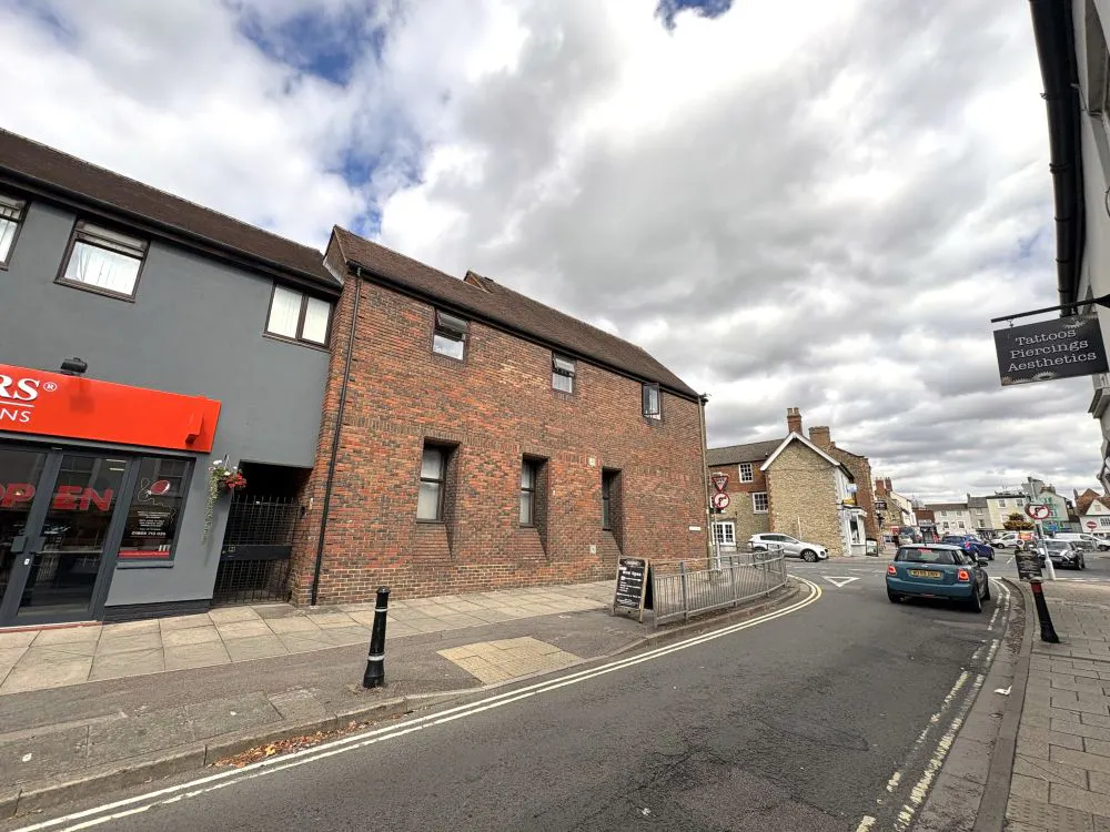 1-7 Manorsfield Road, Bicester, Office / Retail To Let - IMG_3693.jpg