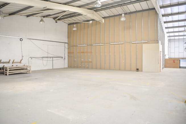 Unit 1 Apex Industrial Estate, London, Industrial / Warehouse To Let - 5.jpg