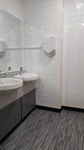 Suite 5 2nd Floor, Bushey, Office To Let - 20210121_111921.jpg