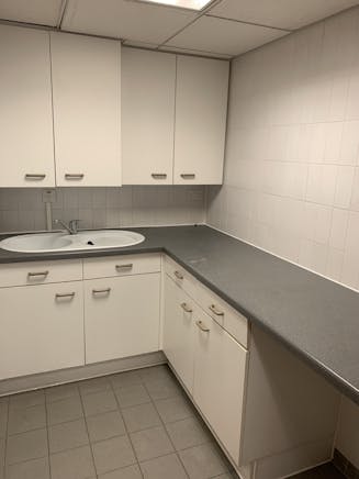 21 Beaufort Court, London, Offices For Sale - Private Kitchen