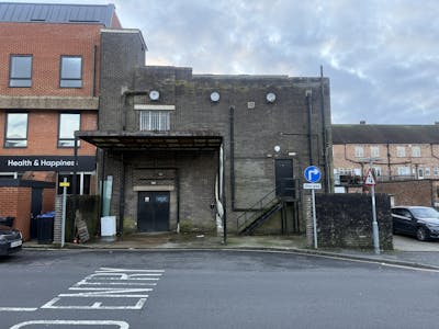 68-70 Church Walk, Burgess Hill, Retail To Let - IMG_8426.jpeg