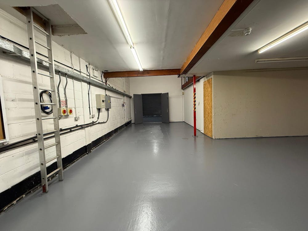 9 Palmers Road Industrial Estate - WhatsApp Image 2026-01-20 at 13.04.33 (2).jpeg