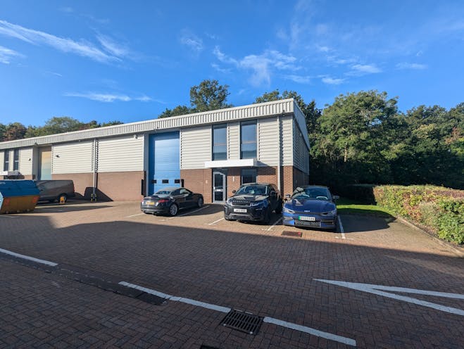 Unit 1 Bridge Park, Merrow Lane, Guildford, Warehouse & Industrial To Let - PXL_20240926_081700617.jpg