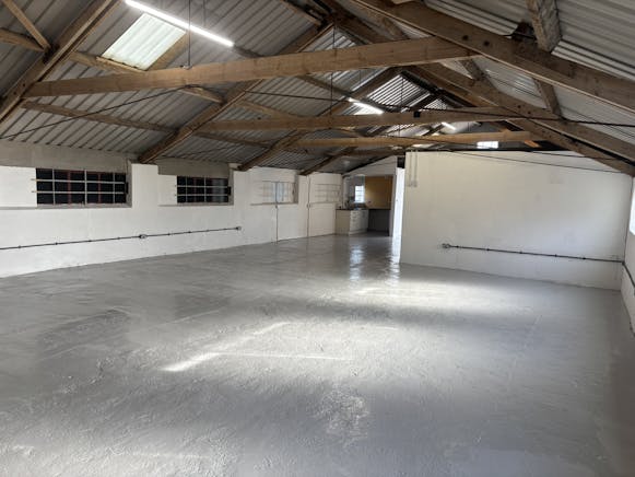 4 Pinkneys Farm, Maidenhead, Industrial To Let - IMG_7529.JPEG