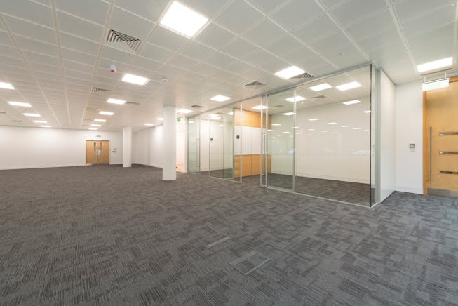 Crowthorne House, Bracknell, Offices To Let - 26cc5144cac4d15b4885e2c015e860ea2e573e28.jpg