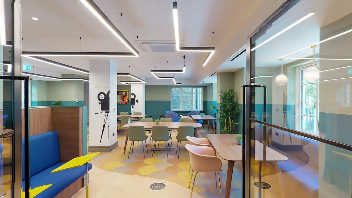 A28b383f407d3c8d7cb59acb81fb0c31 L