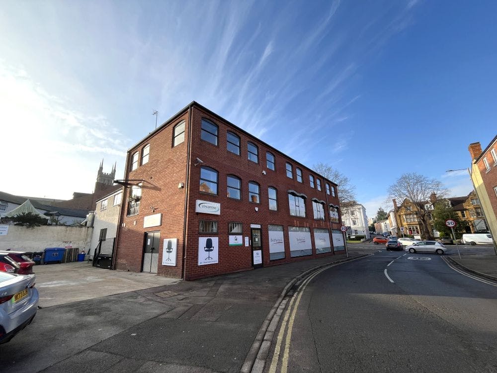 1st Floor 18-19 South Bar Street, Banbury, Office To Let - image00012.jpg