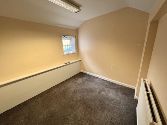 10-12 Wellington Street, Luton, Office / Other To Let - IMG_4654.JPEG