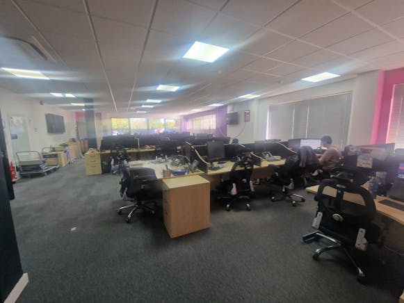 5 Elmwood, Basingstoke, Office To Let - 20250919_145233.jpg