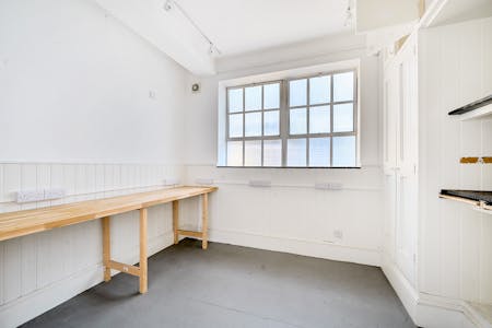 5 Standard Place, London, Office For Sale - 1374302156916e94d53cd9.jpg