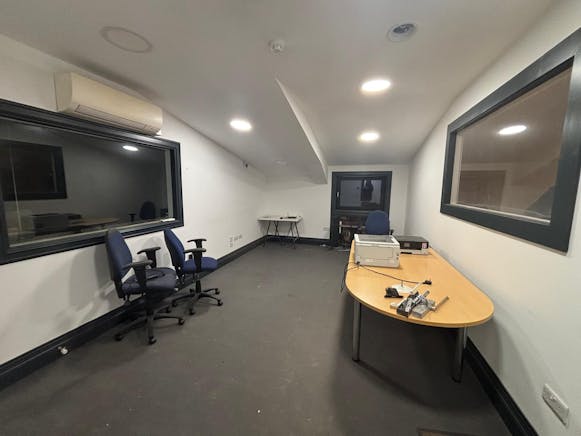 500 Crow Road, Glasgow, Industrial / Retail To Let - PHOTO20251203094941.jpg