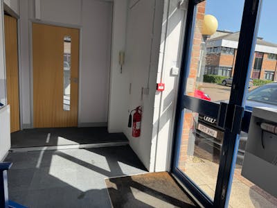 Unit 28 The Metro Centre, Watford, Office / Other / Warehouse To Let - IMG_5463.jpeg