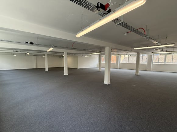 1st and 2nd Floor, 8-10 Commercial Way, Woking, Offices To Let - IMG_2632.JPEG