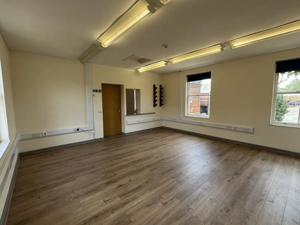 1st Floor Offices 26 Cornhill House, Banbury, Office To Let - image00002.jpg