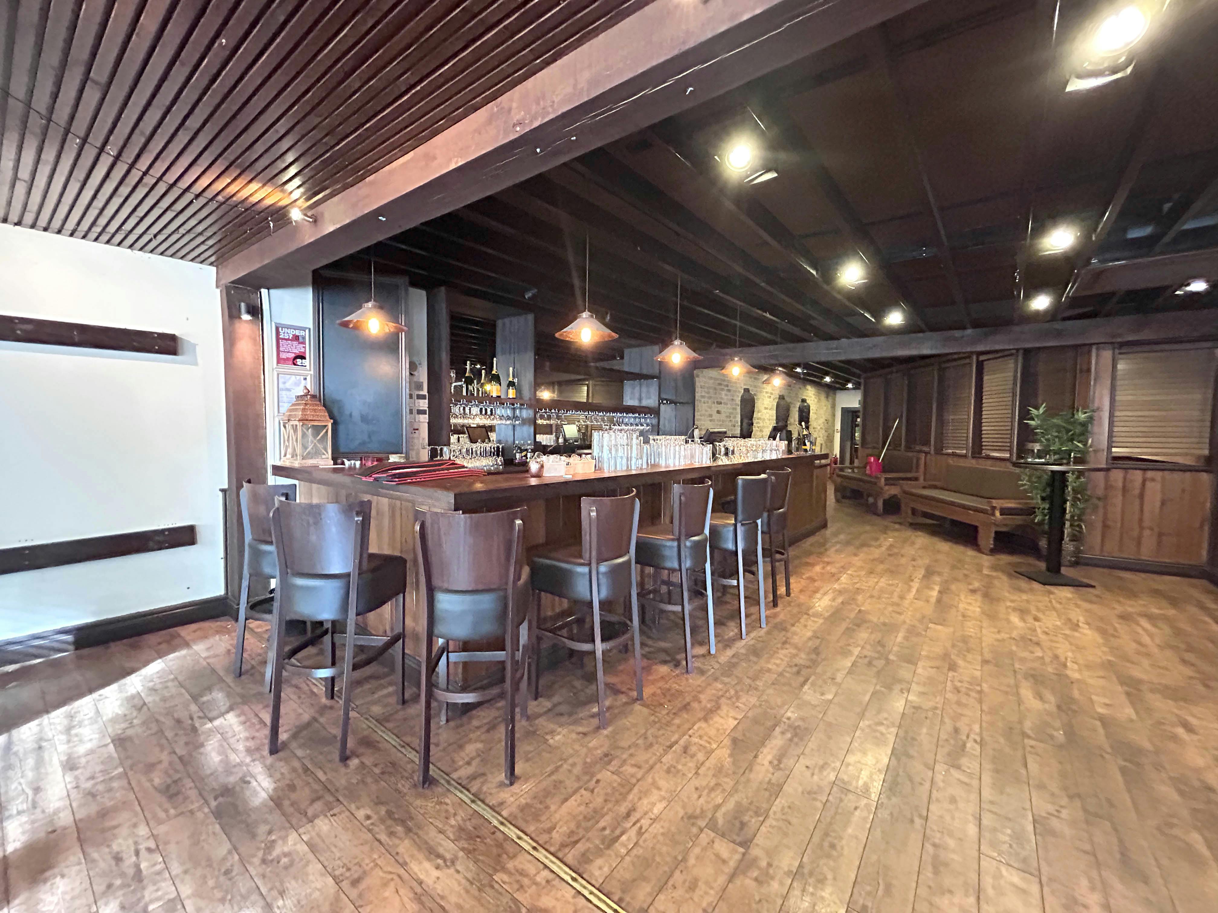 Retail/Shop in Bournemouth - photo 2