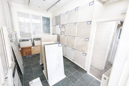 17 Trinity Street, Leamington Spa, Office / Retail For Sale - edited internal 4.png