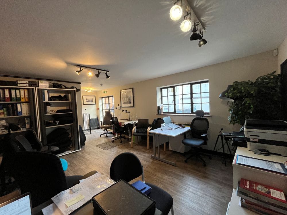 Rear Office 18-19 South Bar, Banbury, Office To Let - image00023.jpg