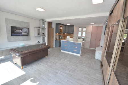 140 Park Lane, Whitefield, Retail To Let - Show Room