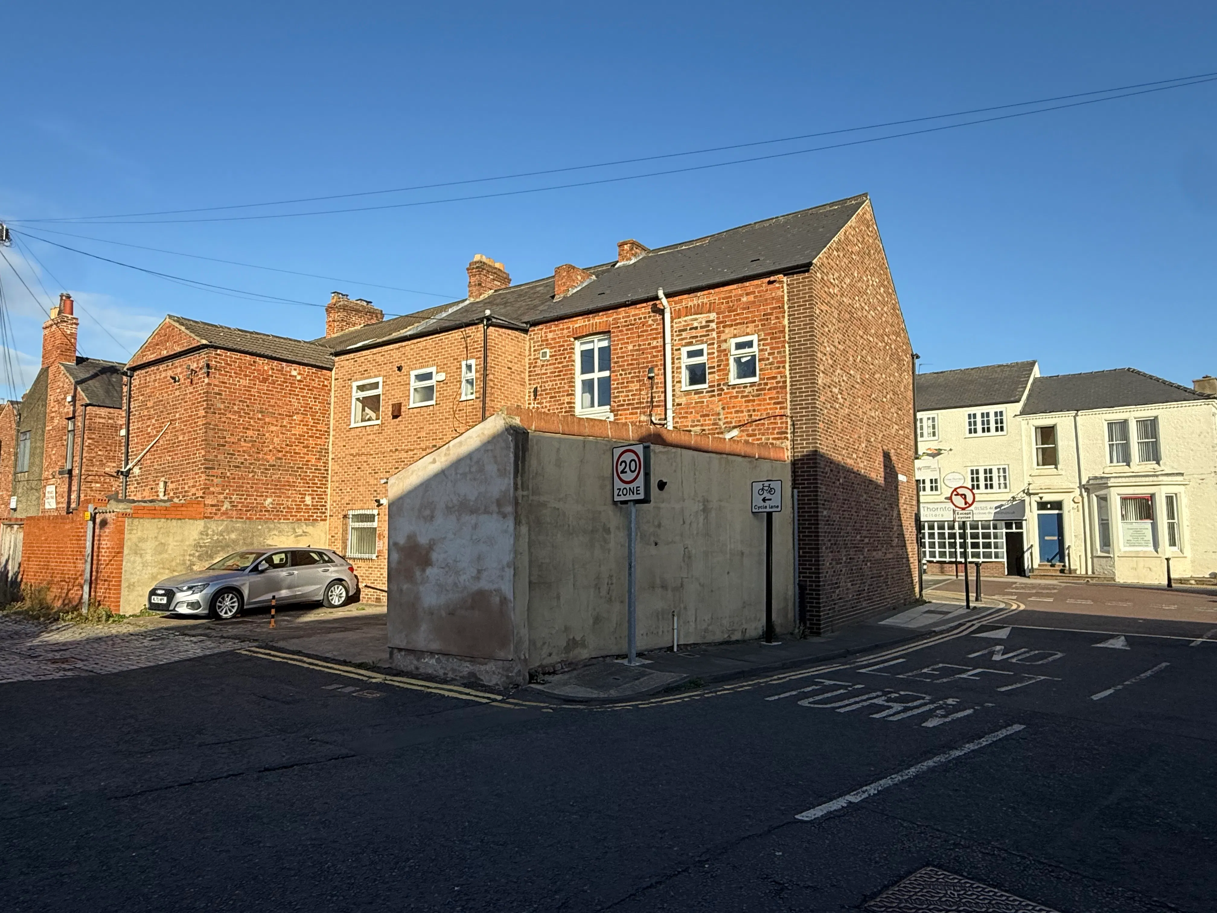 3-3A Duke Street, Darlington, Offices / Retail To Let - IMG_2853.jpeg