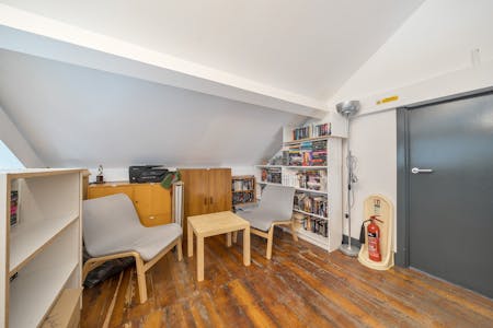 Unit 11, Shepperton House, London, Office Lease Assignment - 1312080336852aa98b7311ARW1.jpg