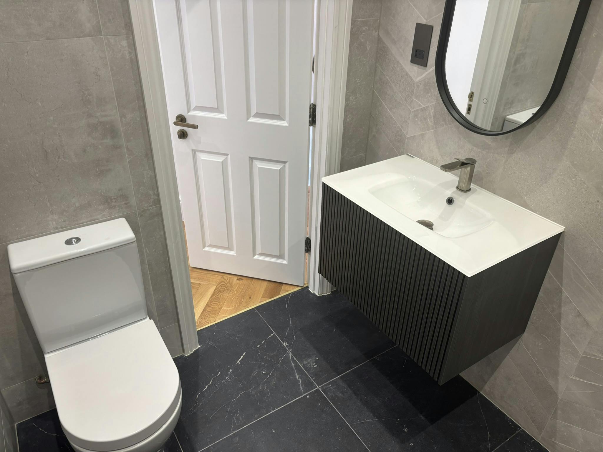 Offices, 7 High Street, Windsor, Offices To Let - IMG_4879.JPEG