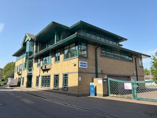 Global House, Chertsey, Offices To Let - IMG_1587.jpg